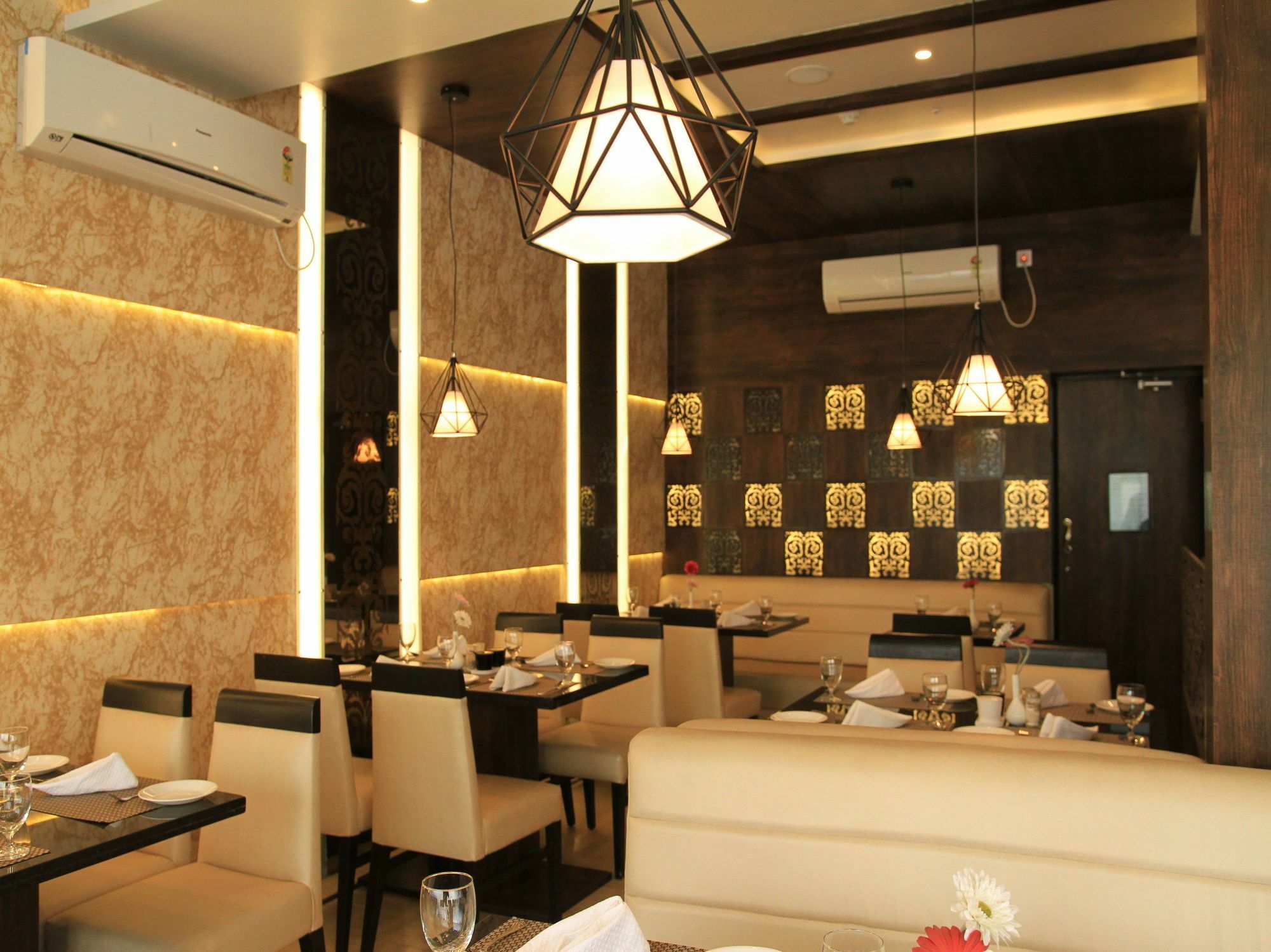 OYO 7790 Hotel Royal Height Calcutta Buitenkant foto